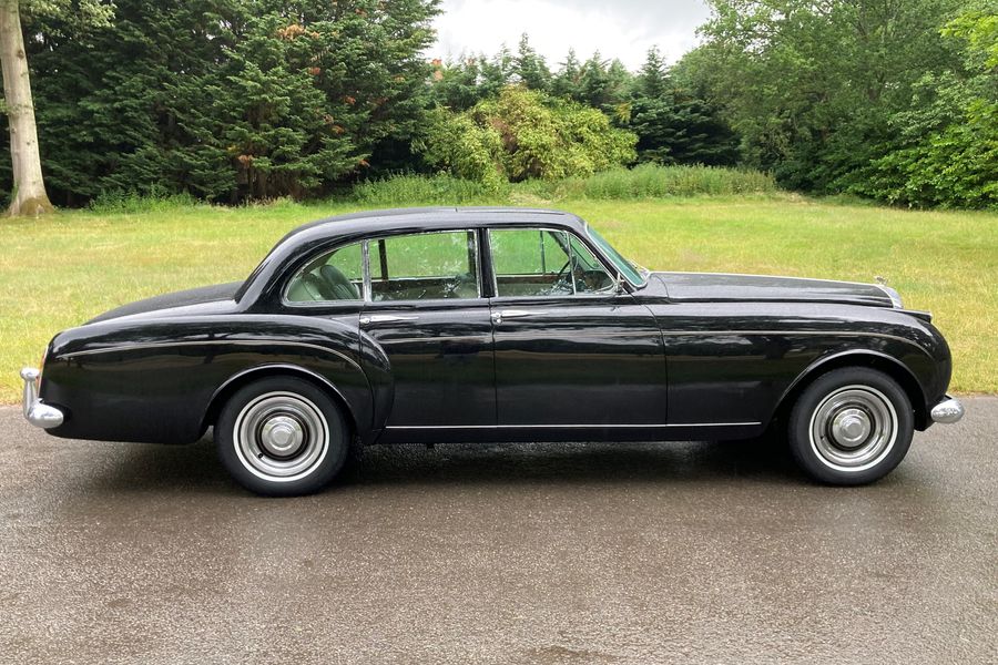 1960 Bentley S2 Continental
by H.J.Mulliner