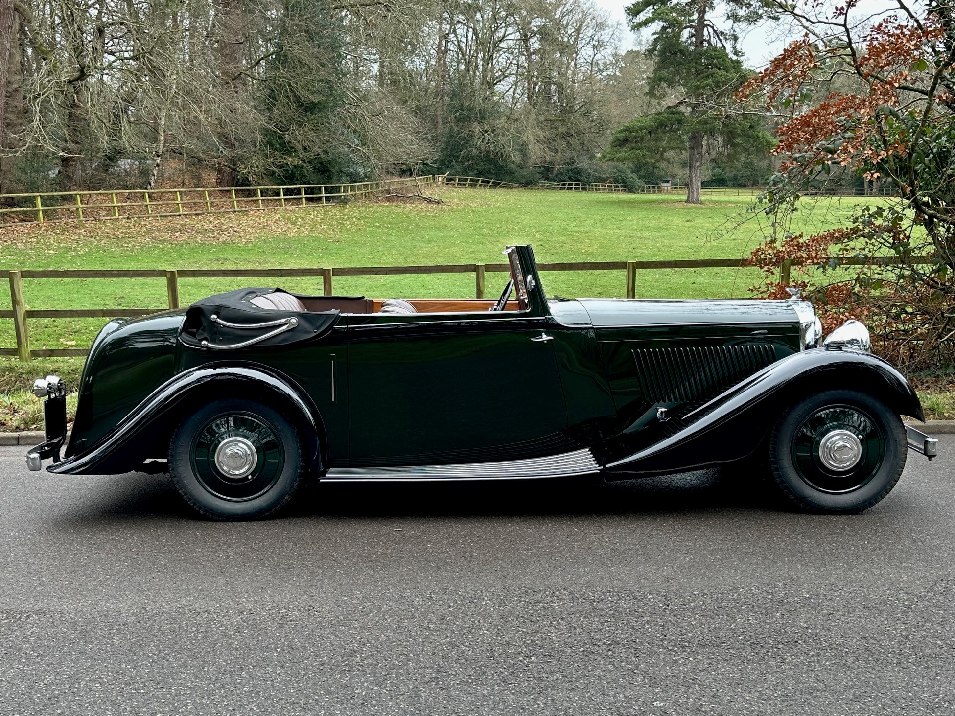 Motors finest Rolls Royce Bentley 洋書 Motors finest Rolls Royce Bentley 洋書 本