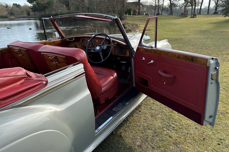 1959 Bentley S1 by H.J.Mulliner