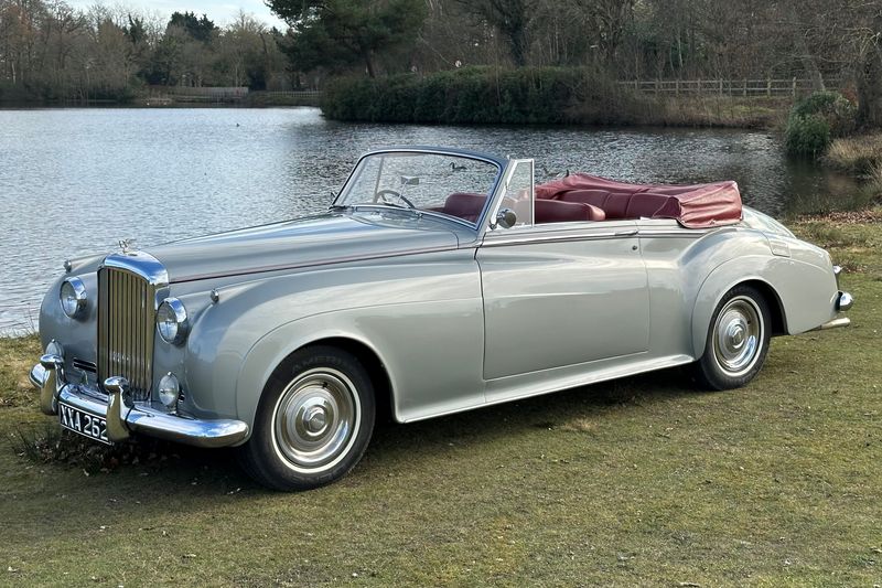 1959 Bentley S1 by H.J.Mulliner