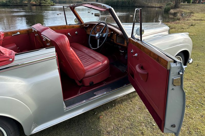 1959 Bentley S1 by H.J.Mulliner