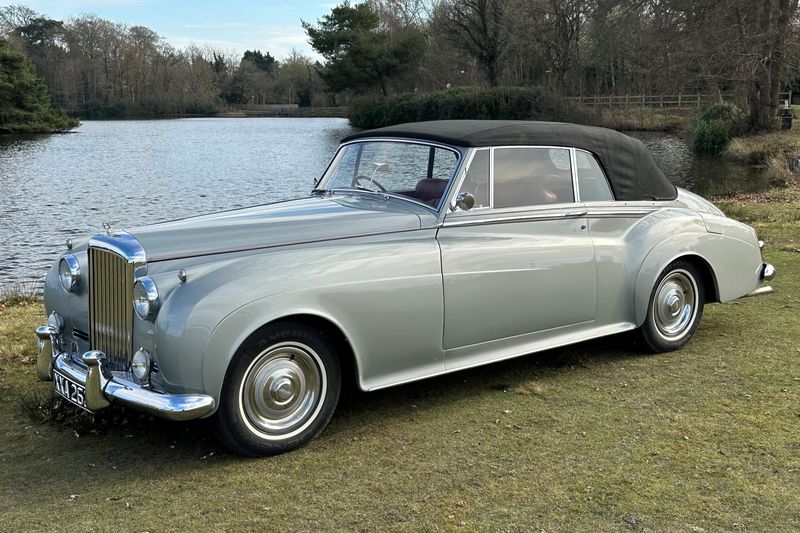 1959 Bentley S1 by H.J.Mulliner