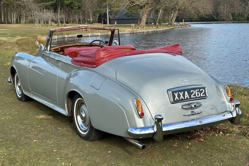 1959 Bentley S1 by H.J.Mulliner