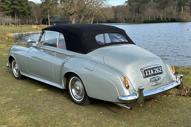 1959 Bentley S1 by H.J.Mulliner