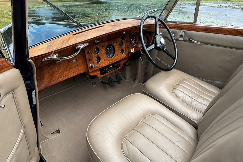 1950 Rolls-Royce Silver Wraith by Gurney Nutting