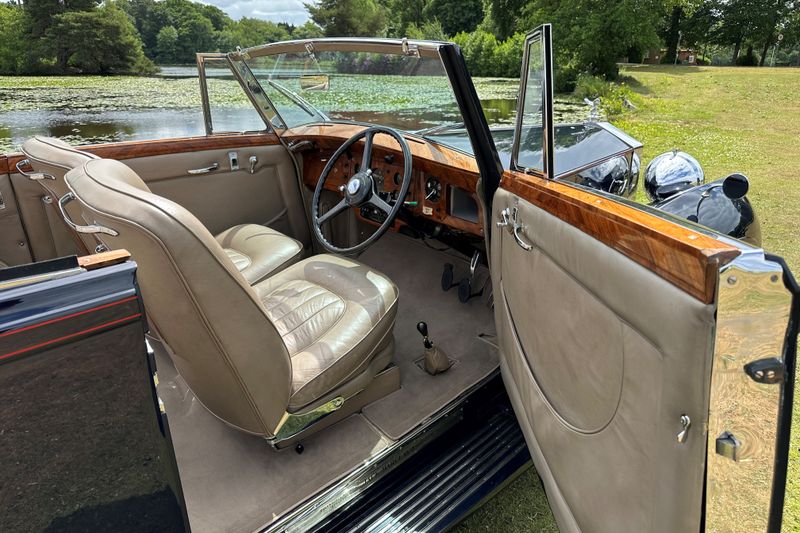 1950 Rolls-Royce Silver Wraith by Gurney Nutting