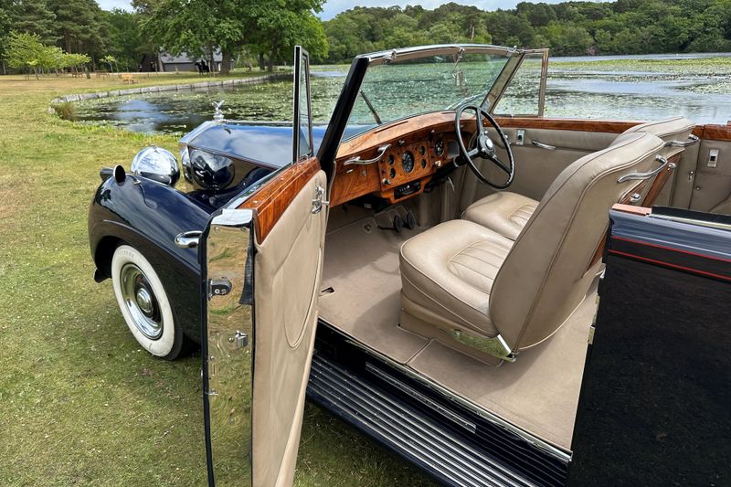 1950 Rolls-Royce Silver Wraith by Gurney Nutting