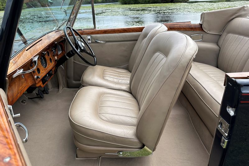 1950 Rolls-Royce Silver Wraith by Gurney Nutting