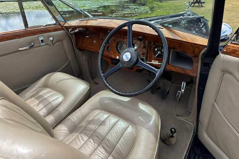 1950 Rolls-Royce Silver Wraith by Gurney Nutting