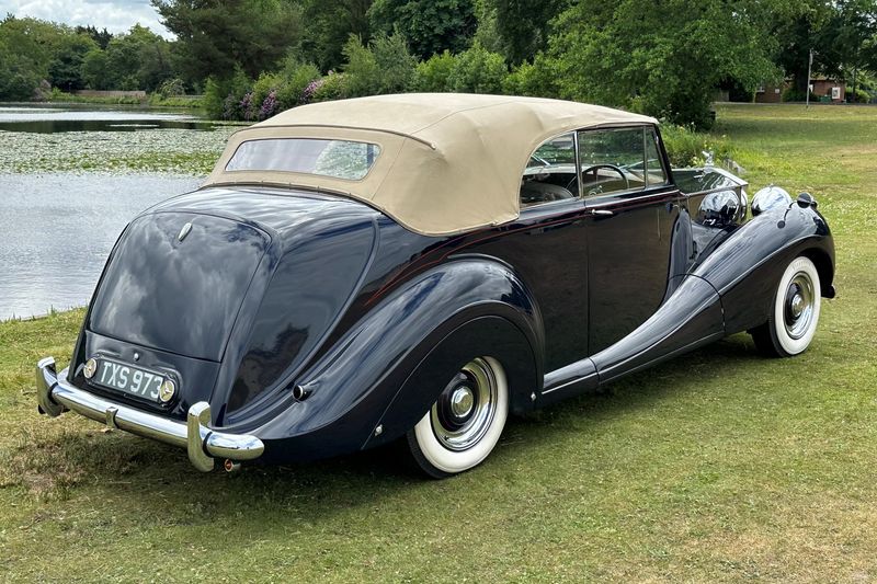 1950 Rolls-Royce Silver Wraith by Gurney Nutting