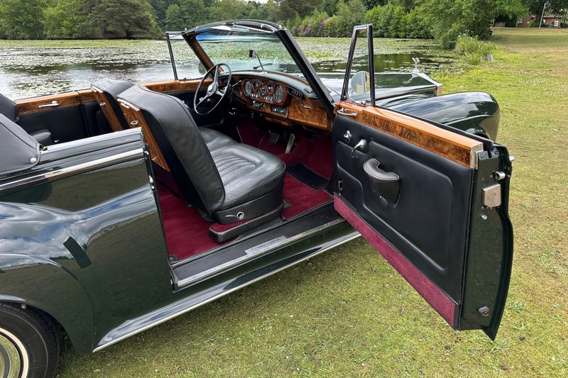 1963 Rolls-Royce Silver Cloud III by Mulliner/Park Ward (Left Hand Drive)