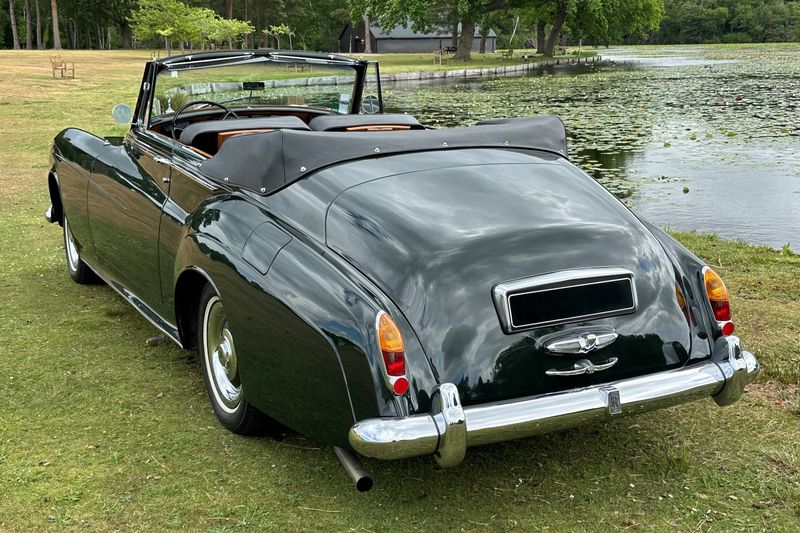 1963 Rolls-Royce Silver Cloud III by Mulliner/Park Ward (Left Hand Drive)