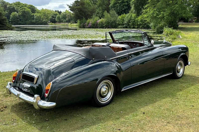 1963 Rolls-Royce Silver Cloud III by Mulliner/Park Ward (Left Hand Drive)