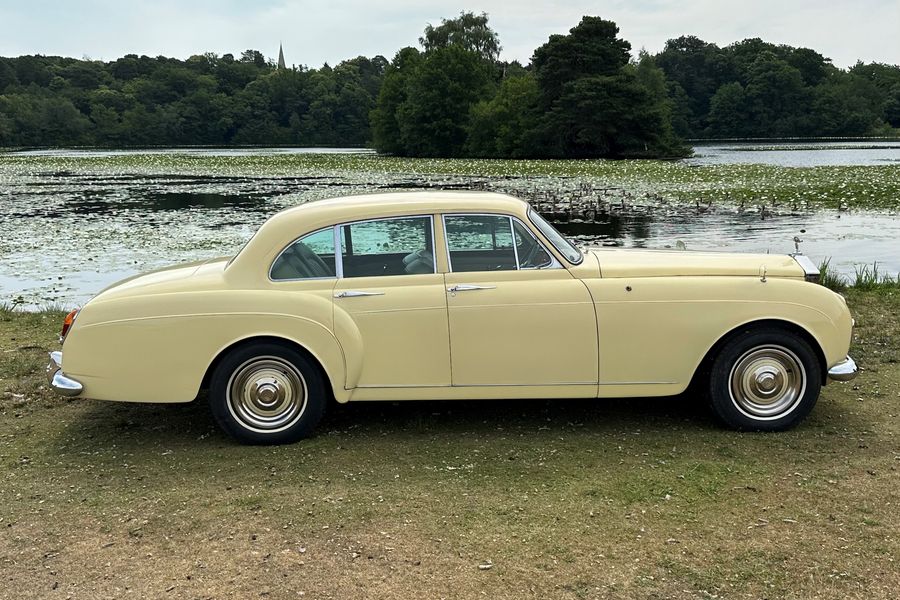 1964 Rolls-Royce Silver Cloud III
by Mulliner/Park Ward