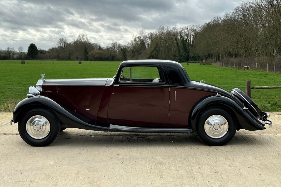 1936 Rolls-Royce Phantom III
by Barker
