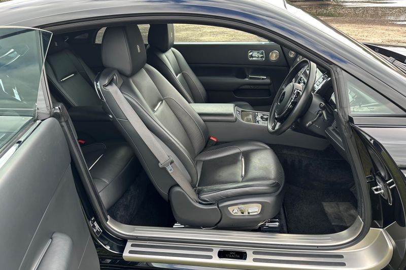 2017 Rolls-Royce Wraith (Black Badge)