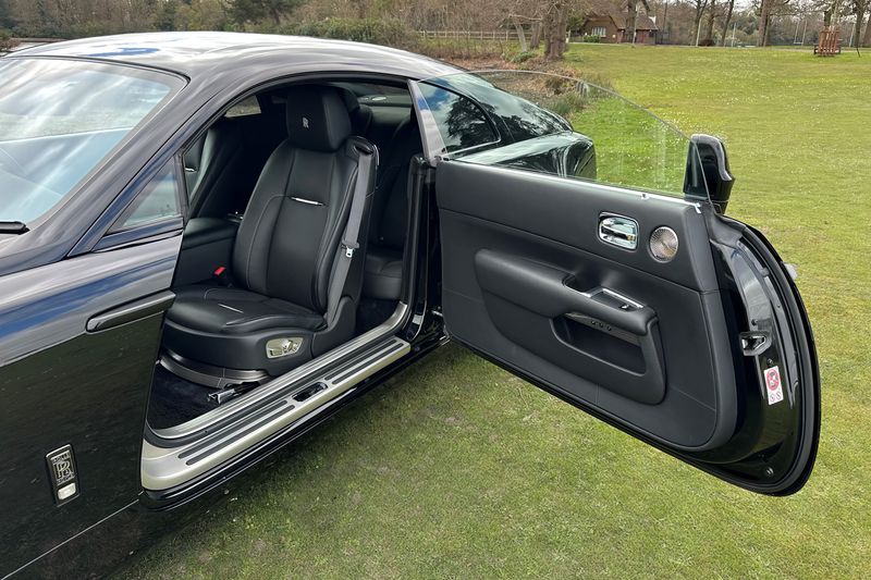 2017 Rolls-Royce Wraith (Black Badge)