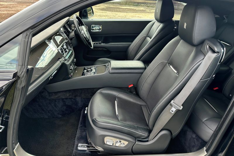 2017 Rolls-Royce Wraith (Black Badge)