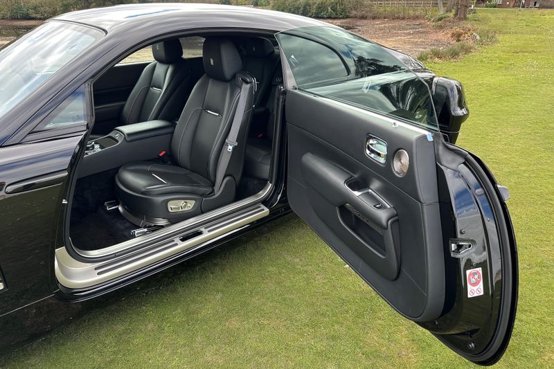 2017 Rolls-Royce Wraith (Black Badge)
