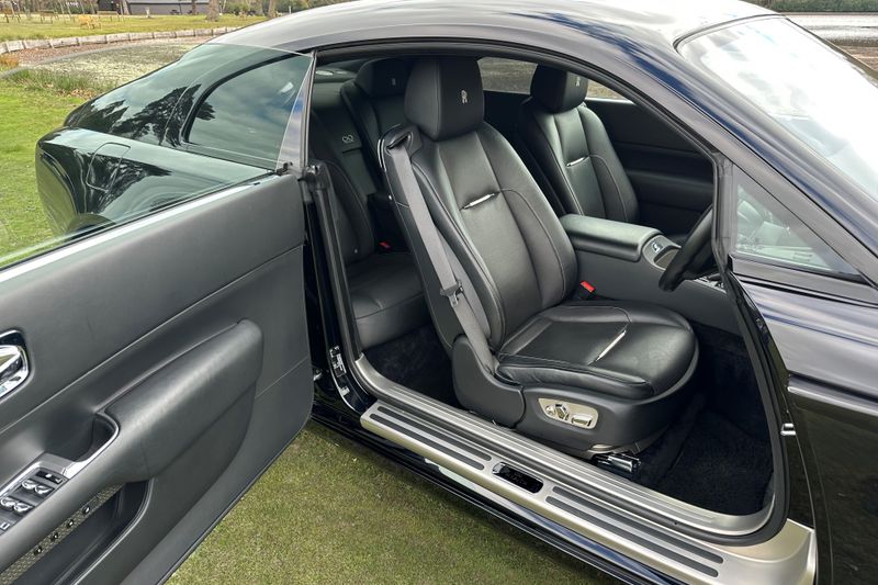 2017 Rolls-Royce Wraith (Black Badge)