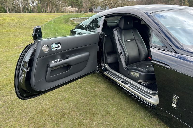 2017 Rolls-Royce Wraith (Black Badge)