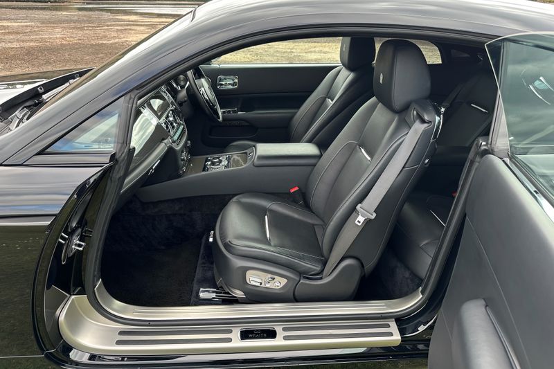 2017 Rolls-Royce Wraith (Black Badge)