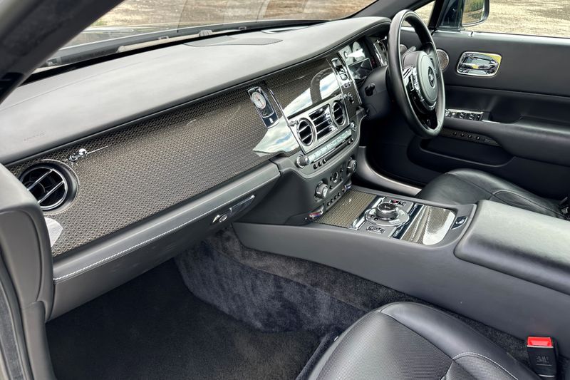 2017 Rolls-Royce Wraith (Black Badge)