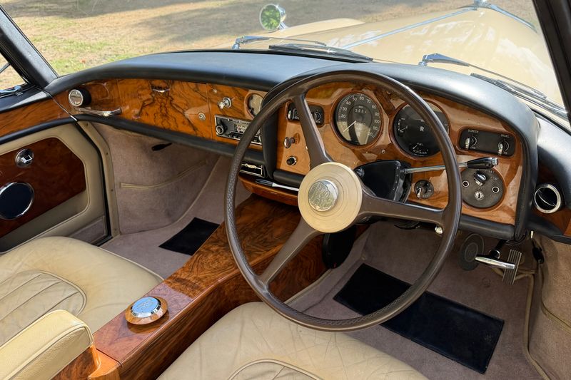 1965 Rolls-Royce Silver Cloud III by Mulliner/Park Ward